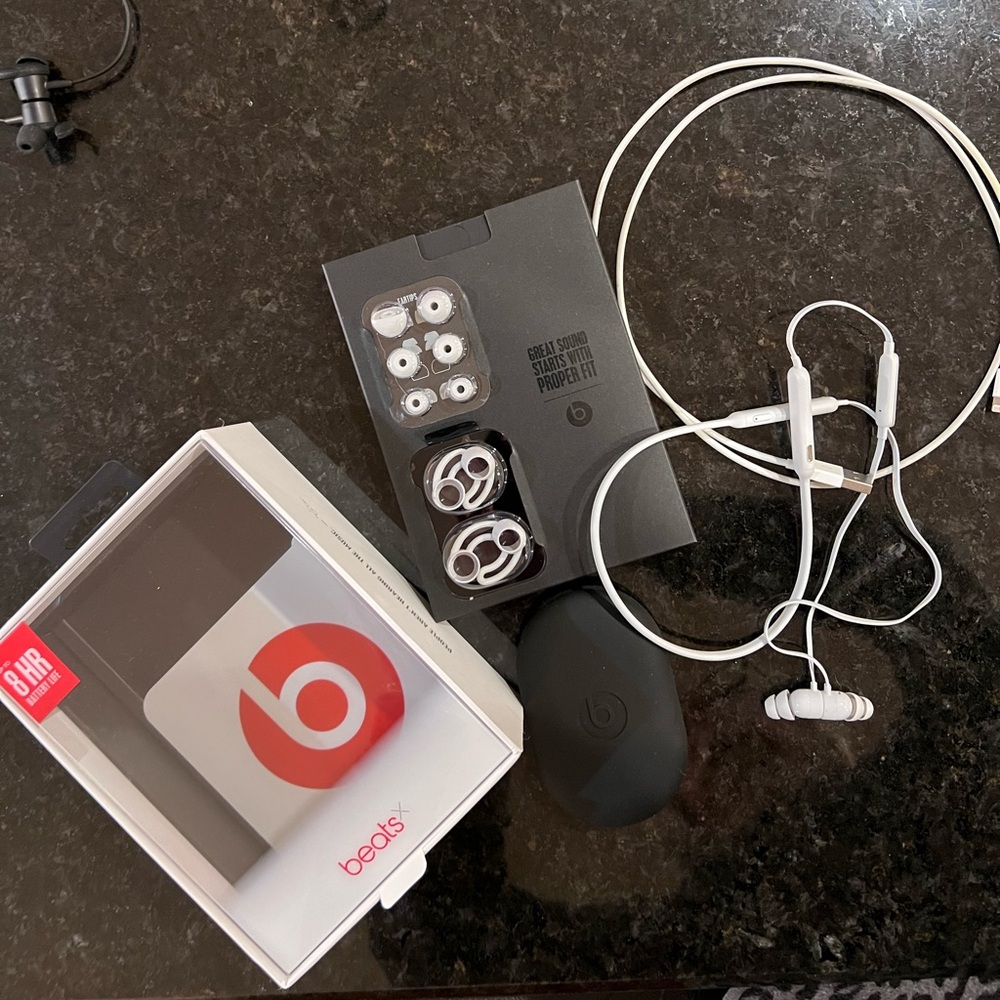 Beats X White Wireless Earphones in Box with All Accessories